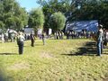 Drużyny Nieprzetartego Szlaku zebrały się na apelu w słoneczny dzień na łące