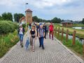 1. Uczniowie dalej podążają trasą