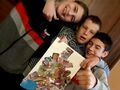 8. Uczniowie prezentują przygotowaną piramidę zdrowego żywienia 