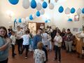 1. uczniowie na balu świętych
