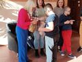 3. Wręczenie nagrody przez Panią Dyrektor uczniowi za zajęcie 3 miejsca 