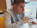 Filip je lody w McDonalds