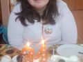 1. Pamela będzie zdmuchiwać świeczki na torcie 