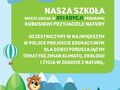 Plakat z napisami co roku w projekcie bierze udział ponad milion dzieci! Kubusiowi przyjaciele natury nasza szkoła bierze udział w XVI edycji programu uczestniczymy w najwiekszym w polsce projekcie edykacyjnym dla dzeici porusajacym tematykę zmian klimatu ekologii i życia w zgodzie z naturą, oprócz napisów rysunek misia kubusia i kota w lesie w górach
