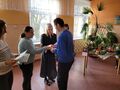 5. Panie dyrektor i nauczycielki wręczają nagrody 