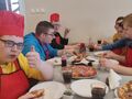 Dobieramy ulubione składniki na pizzę