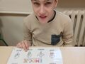 Kacper pokazuje emocje