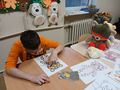 Kacper maluje palcami