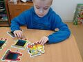 Tomek układa puzzle