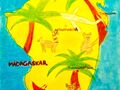 2.praca plastyczna przedstawia Madagaskar z zaznaczonymi ważniejszymi miejscowościami palmyzwierzęta Madagaskaru samolot i łódź 
