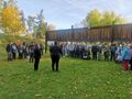 harcerze stoją na apelu rozpoczynającym rajd