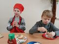 Piotrek i Michał robią tosty
