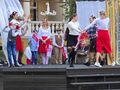 3. Uczniowie tańczą do piosenki patriotycznej 