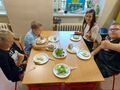 uczniowie samodzielnie wykonali kanapki