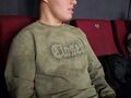 Zdjęcie 5. Chłopiec ogląda teatrzyk 