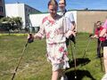 Zadowoleni uczniowie w trakcie marszu nordic walking 