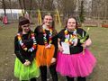 uczennice odebrały klasową nagrodę