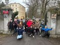 Na zdjęciu wszyscy uczestnicy rajdu nordic walking. 