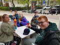 uczniowie w Parku Zdrojowym