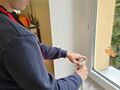2. Uczeń blenduje składniki na dip serowy 
